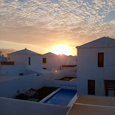 Splendid Casa Papagayo, Heated Pool, Roofterrace With Views And Wifi 플라야블랑카